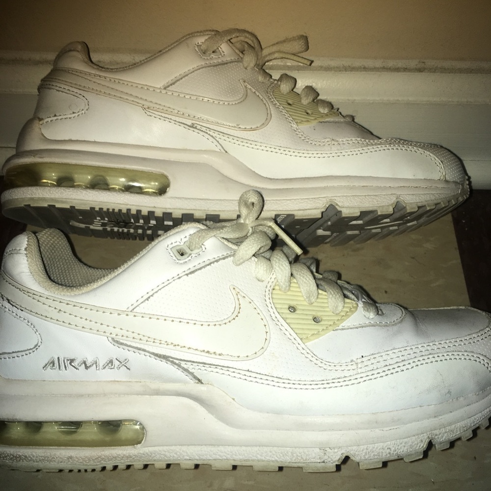 Nike (Air Max)